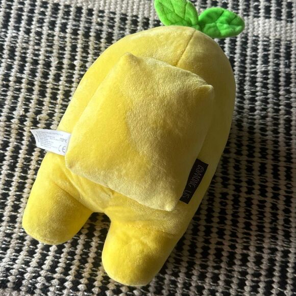 Among us Yellow plush 11” plush toikido plush - Picture 3 of 4